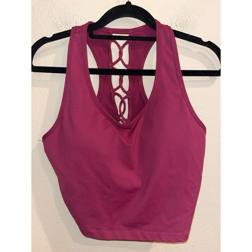 Senita Athletics Maroon Cropped Tank Top Size‎ Large